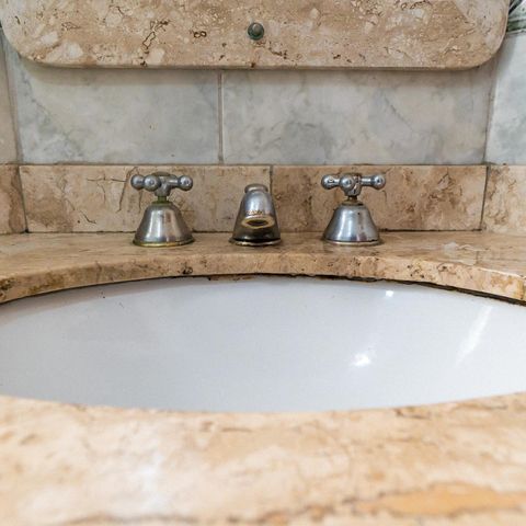 Apartamento à venda com 80m², 2 quartos e 2 vagasBanheiro da Suíte Detalhe