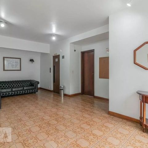 Apartamento à venda com 80m², 2 quartos e 2 vagasHall social
