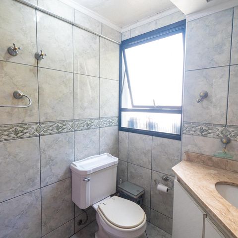 Apartamento à venda com 80m², 2 quartos e 2 vagasBanheiro da Suíte