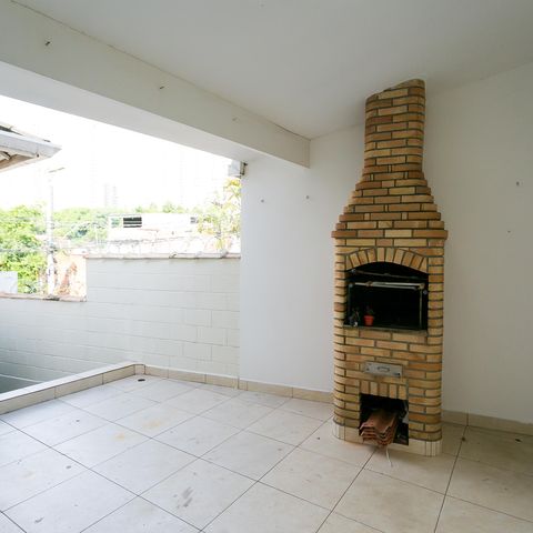 Casa à venda com 120m², 2 quartos e 3 vagas Casa à venda com 120m², 2 quartos e 3 vagasChurrasqueira / quintal