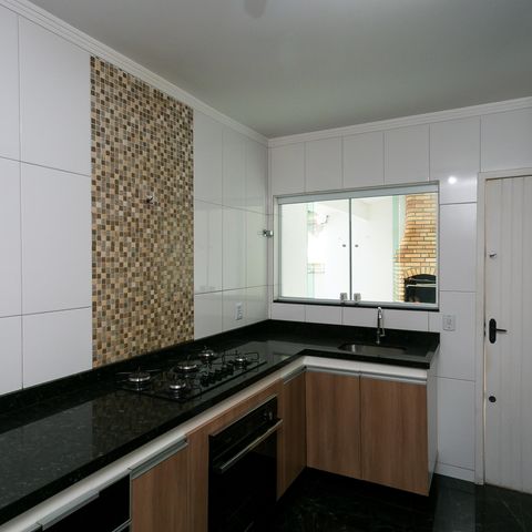 Casa à venda com 120m², 2 quartos e 3 vagas Casa à venda com 120m², 2 quartos e 3 vagasCozinha
