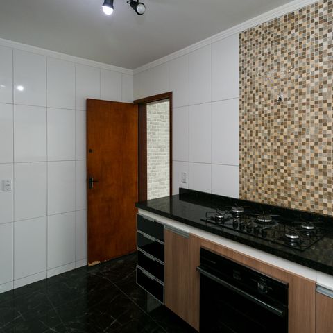 Casa à venda com 120m², 2 quartos e 3 vagas Casa à venda com 120m², 2 quartos e 3 vagasCozinha