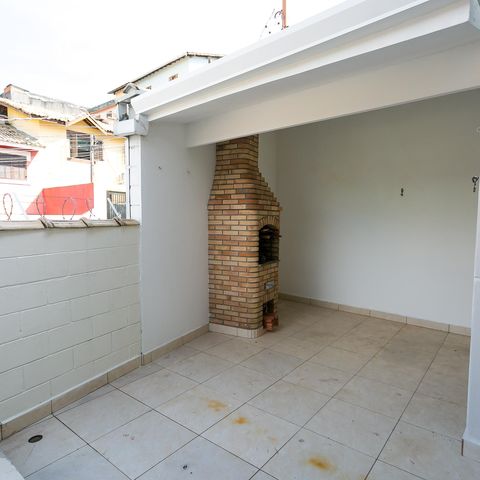 Casa à venda com 120m², 2 quartos e 3 vagas Casa à venda com 120m², 2 quartos e 3 vagasChurrasqueira / quintal