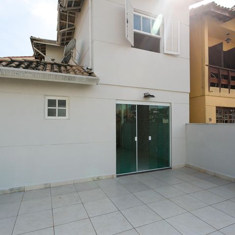 Casa à venda com 120m², 2 quartos e 3 vagas Casa à venda com 120m², 2 quartos e 3 vagasVaranda da Sala