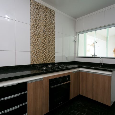 Casa à venda com 120m², 2 quartos e 3 vagas Casa à venda com 120m², 2 quartos e 3 vagasCozinha