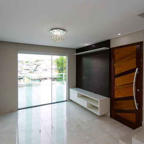 Casa à venda com 120m², 2 quartos e 3 vagas Casa à venda com 120m², 2 quartos e 3 vagassala