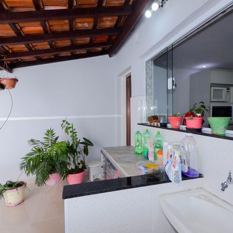 Casa à venda com 100m², 2 quartos e 1 vagaÁrea de Serviço
