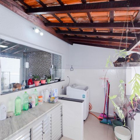 Casa à venda com 100m², 2 quartos e 1 vagaÁrea de Serviço