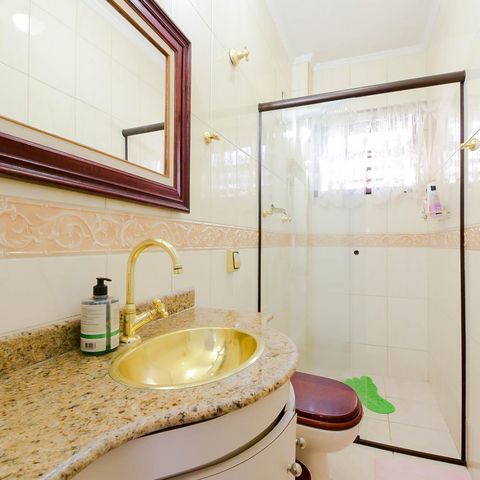 Casa à venda com 100m², 2 quartos e 1 vagaBanheiro