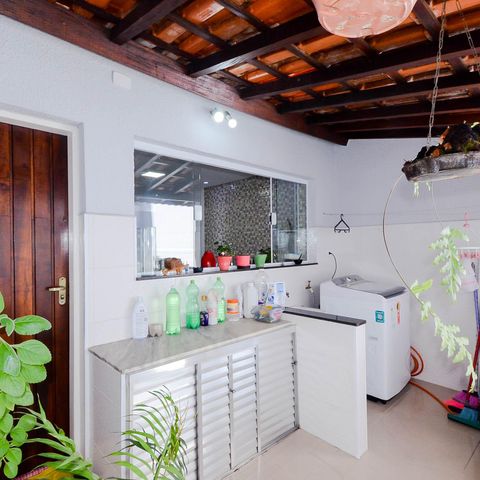 Casa à venda com 100m², 2 quartos e 1 vagaÁrea de Serviço