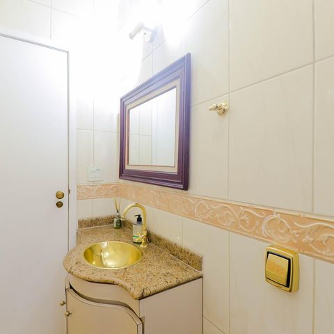 Casa à venda com 100m², 2 quartos e 1 vagaBanheiro