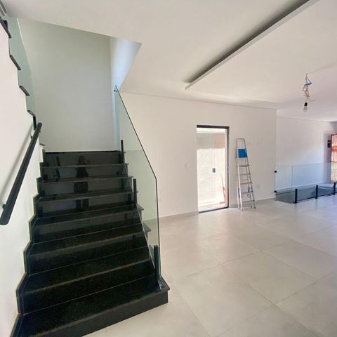 Casa à venda com 260m², 3 quartos e 5 vagasSala
