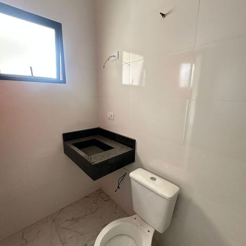 Casa à venda com 260m², 3 quartos e 5 vagasBanheiro da suíte 1