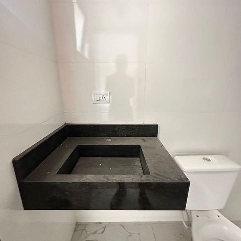 Casa à venda com 260m², 3 quartos e 5 vagasBanheiro da suíte 1