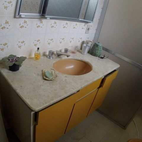 Casa à venda com 175m², 3 quartos e 2 vagasBanheiro