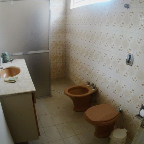 Casa à venda com 175m², 3 quartos e 2 vagasBanheiro