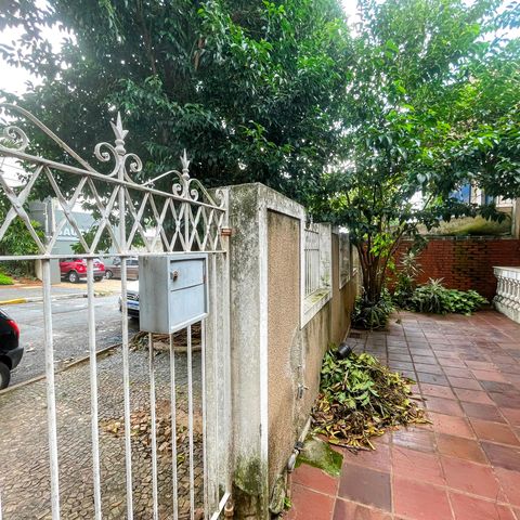 Casa à venda com 175m², 3 quartos e 2 vagas Casa à venda com 175m², 3 quartos e 2 vagasÁrea externa