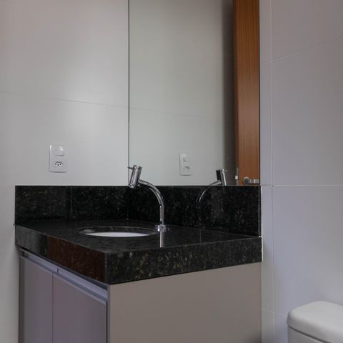 Apartamento à venda com 128m², 2 quartos e 2 vagas Apartamento à venda com 128m², 2 quartos e 2 vagasBanheiro da Suíte