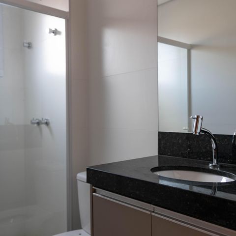 Apartamento à venda com 128m², 2 quartos e 2 vagas Apartamento à venda com 128m², 2 quartos e 2 vagasBanheiro 1