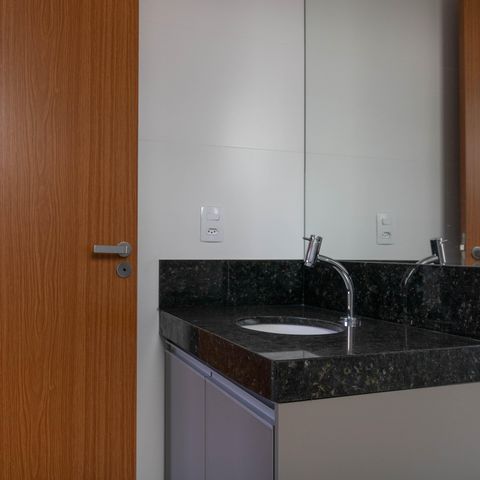 Apartamento à venda com 128m², 2 quartos e 2 vagas Apartamento à venda com 128m², 2 quartos e 2 vagasBanheiro da Suíte
