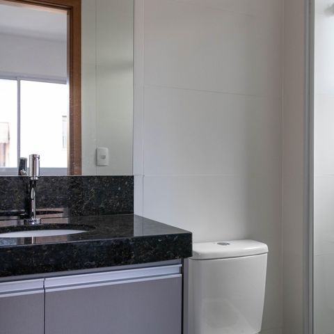 Apartamento à venda com 128m², 2 quartos e 2 vagas Apartamento à venda com 128m², 2 quartos e 2 vagasBanheiro da Suíte