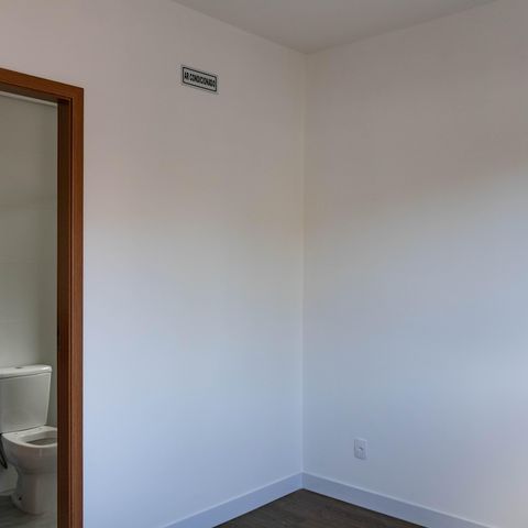 Apartamento à venda com 128m², 2 quartos e 2 vagas Apartamento à venda com 128m², 2 quartos e 2 vagasSuíte