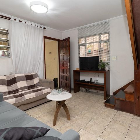 Casa à venda com 134m², 3 quartos e 2 vagasSala