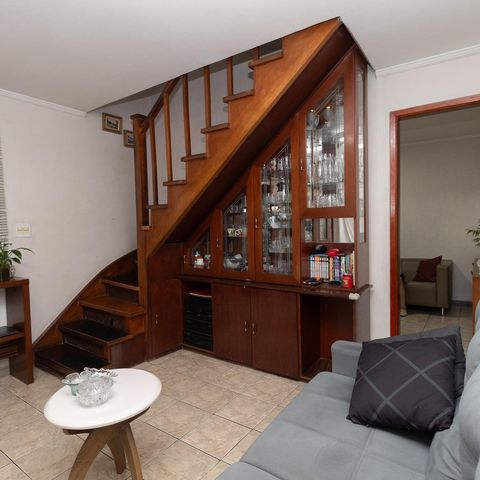Casa à venda com 134m², 3 quartos e 2 vagasSala