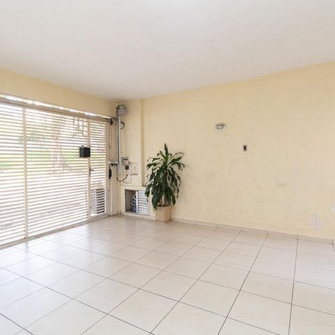 Casa à venda com 134m², 3 quartos e 2 vagasGaragem
