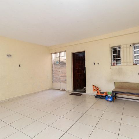 Casa à venda com 134m², 3 quartos e 2 vagasGaragem