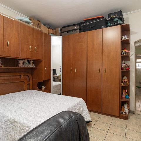 Casa à venda com 134m², 3 quartos e 2 vagasSuíte