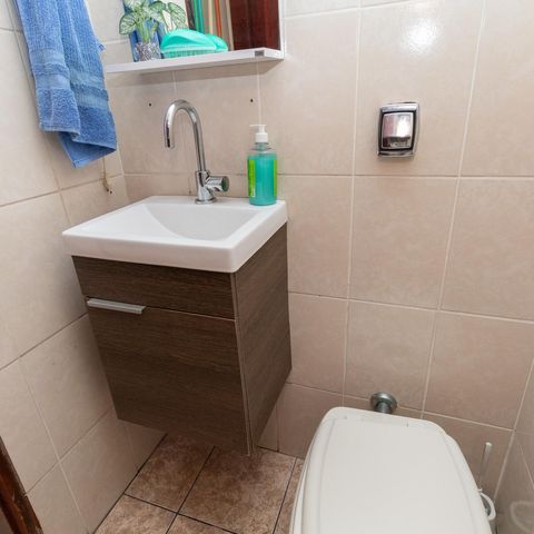 Casa à venda com 134m², 3 quartos e 2 vagasBanheiro 2