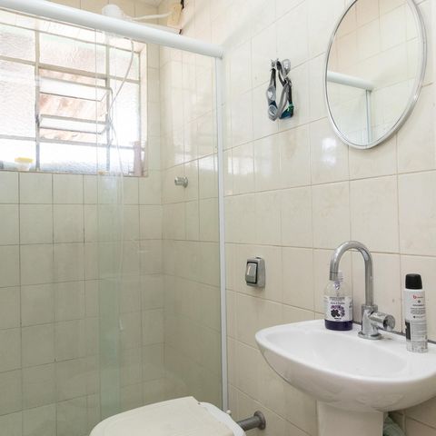 Casa à venda com 134m², 3 quartos e 2 vagasBanheiro 1