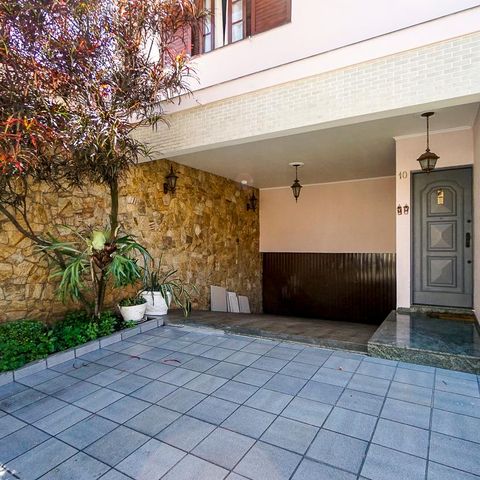 Casa à venda com 200m², 3 quartos e 4 vagasGaragem