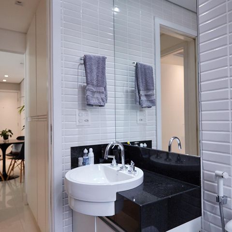 Apartamento à venda com 52m², 1 quarto e 2 vagasBanheiro