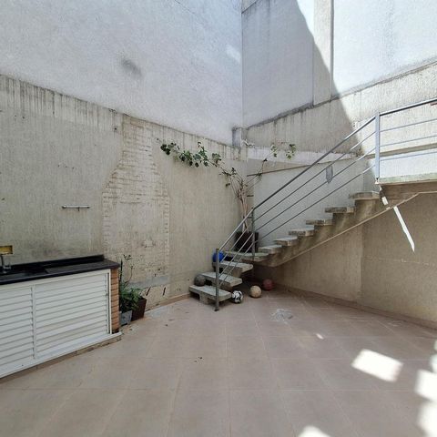 Casa à venda com 133m², 3 quartos e 2 vagas Casa à venda com 133m², 3 quartos e 2 vagasQuintal