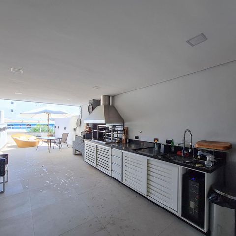 Casa à venda com 133m², 3 quartos e 2 vagas Casa à venda com 133m², 3 quartos e 2 vagasVaranda