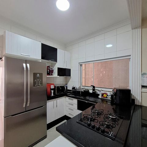 Casa à venda com 133m², 3 quartos e 2 vagas Casa à venda com 133m², 3 quartos e 2 vagasCozinha