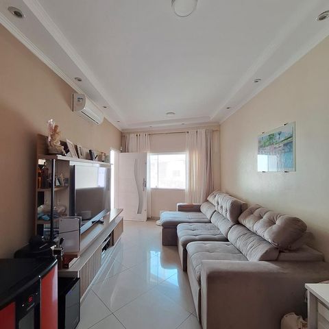 Casa à venda com 133m², 3 quartos e 2 vagas Casa à venda com 133m², 3 quartos e 2 vagasSala