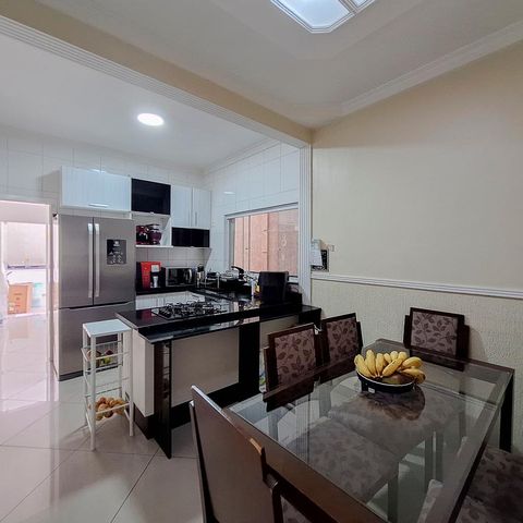 Casa à venda com 133m², 3 quartos e 2 vagas Casa à venda com 133m², 3 quartos e 2 vagasCopa