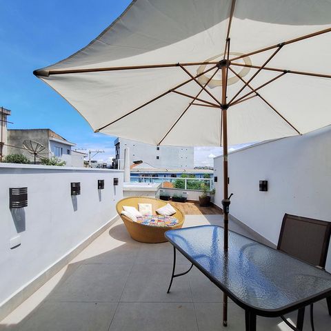 Casa à venda com 133m², 3 quartos e 2 vagas Casa à venda com 133m², 3 quartos e 2 vagasVaranda