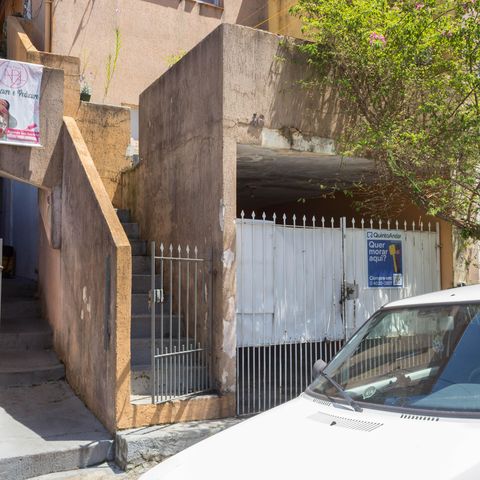 Casa à venda com 125m², 2 quartos e 1 vaga Casa à venda com 125m², 2 quartos e 1 vagaFachada