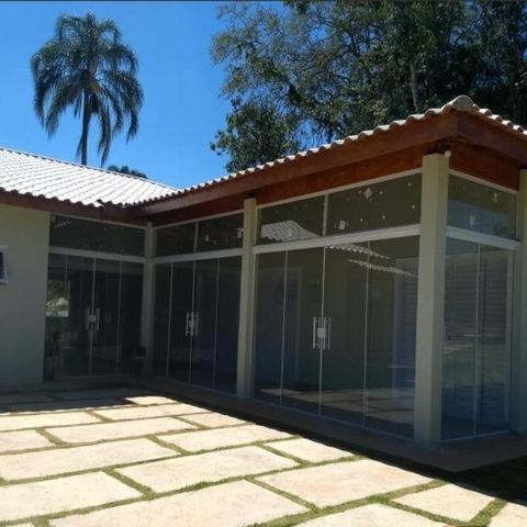 Casa à venda com 215m², 3 quartos e 8 vagas