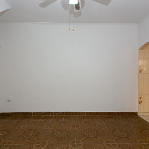 Casa à venda com 132m², 3 quartos e 2 vagas Casa à venda com 132m², 3 quartos e 2 vagasSala
