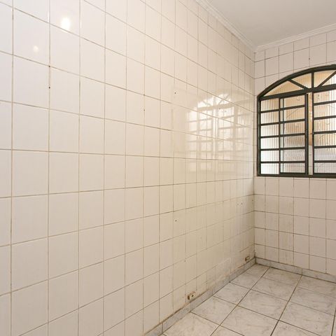 Casa à venda com 132m², 3 quartos e 2 vagas Casa à venda com 132m², 3 quartos e 2 vagasCozinha