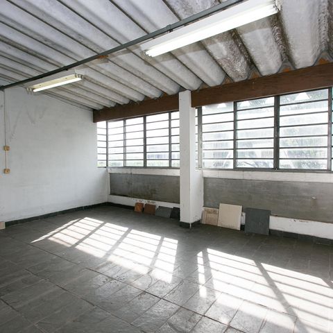 Casa à venda com 132m², 3 quartos e 2 vagas Casa à venda com 132m², 3 quartos e 2 vagasSalão
