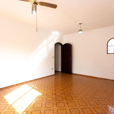 Casa à venda com 132m², 3 quartos e 2 vagas Casa à venda com 132m², 3 quartos e 2 vagasQuarto 1