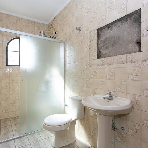 Casa à venda com 132m², 3 quartos e 2 vagas Casa à venda com 132m², 3 quartos e 2 vagasBanheiro 1