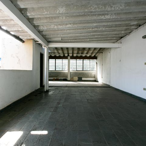 Casa à venda com 132m², 3 quartos e 2 vagas Casa à venda com 132m², 3 quartos e 2 vagasSalão