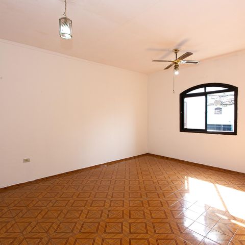 Casa à venda com 132m², 3 quartos e 2 vagas Casa à venda com 132m², 3 quartos e 2 vagasQuarto 1